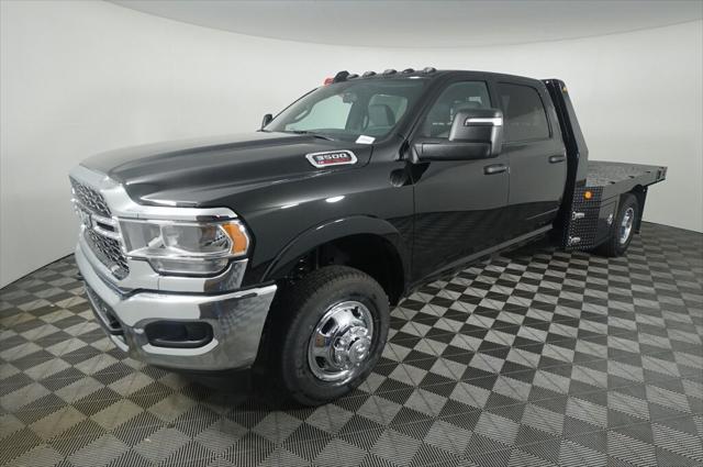 2024 RAM Ram 3500 Chassis Cab RAM 3500 TRADESMAN CREW CAB CHASSIS 4X4 60 CA