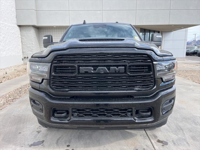 2024 RAM Ram 3500 RAM 3500 LIMITED CREW CAB 4X4 8 BOX