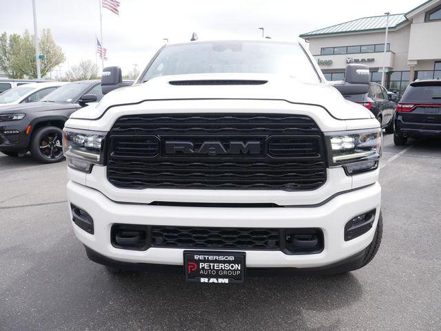 2024 RAM Ram 3500 RAM 3500 LIMITED CREW CAB 4X4 8 BOX