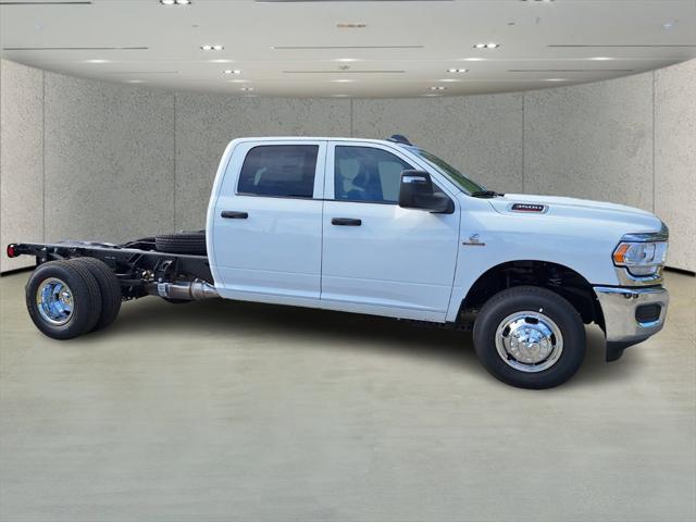 2024 RAM Ram 3500 Chassis Cab RAM 3500 TRADESMAN CREW CAB CHASSIS 4X4 60 CA