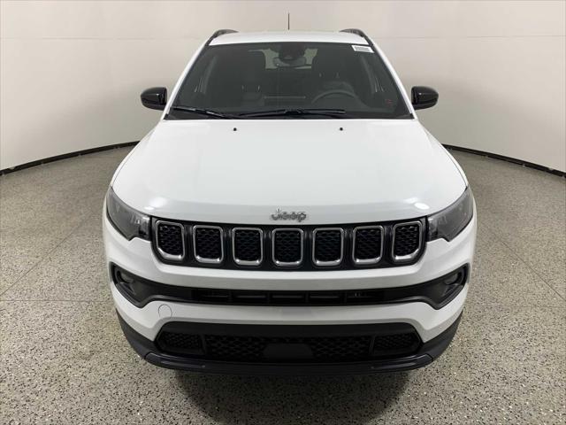 2024 Jeep Compass COMPASS LATITUDE LUX 4X4