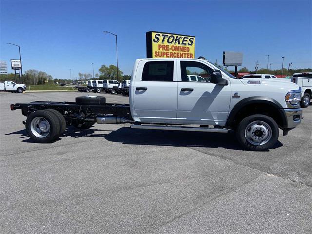 2024 RAM Ram 5500 Chassis Cab RAM 5500 TRADESMAN CHASSIS CREW CAB 4X2 84 CA