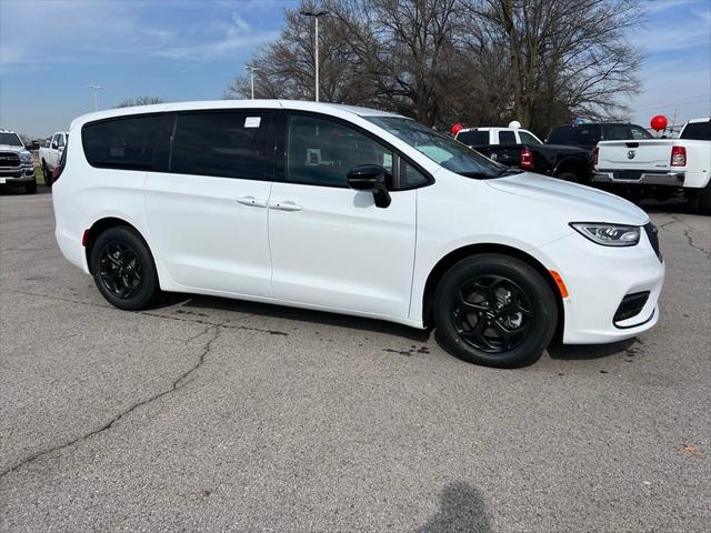 2024 Chrysler Pacifica Hybrid PACIFICA PLUG-IN HYBRID S APPEARANCE