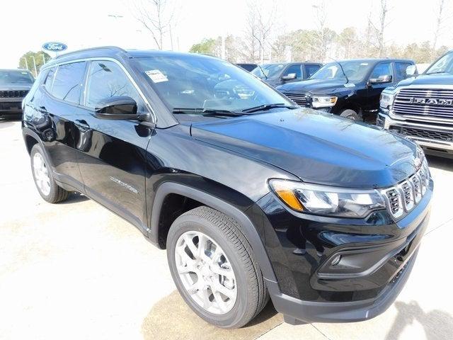 2024 Jeep Compass COMPASS LATITUDE LUX 4X4