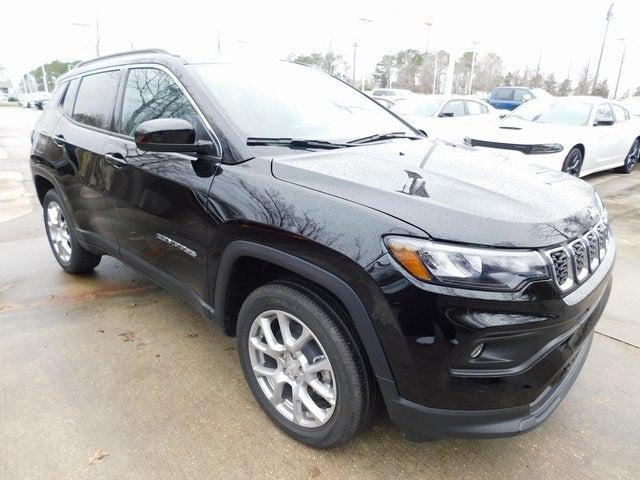 2024 Jeep Compass COMPASS LATITUDE LUX 4X4