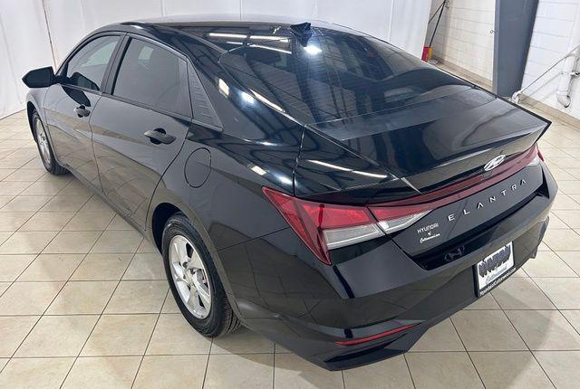 2023 Hyundai Elantra SE