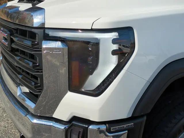 2024 GMC Sierra 2500HD Pro