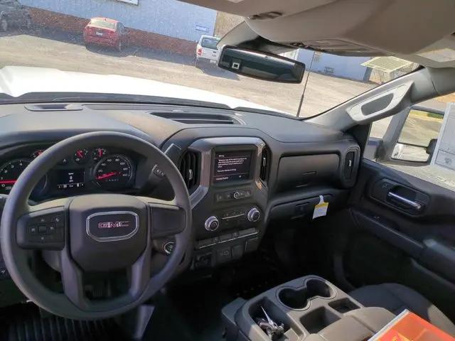 2024 GMC Sierra 2500HD Pro