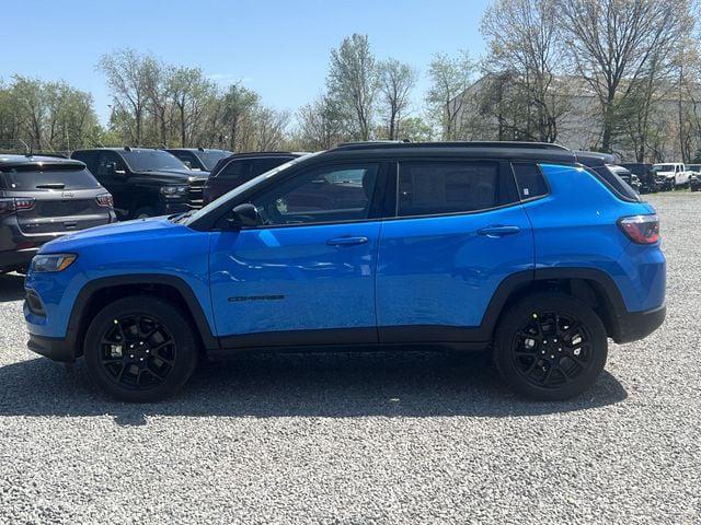 2024 Jeep Compass COMPASS LATITUDE 4X4