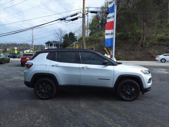 2024 Jeep Compass COMPASS LATITUDE 4X4