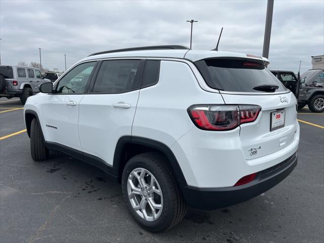 2024 Jeep Compass COMPASS LATITUDE 4X4