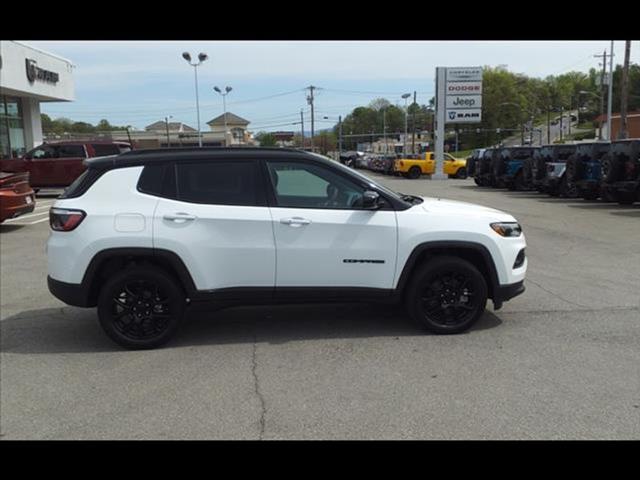 2024 Jeep Compass COMPASS LATITUDE 4X4