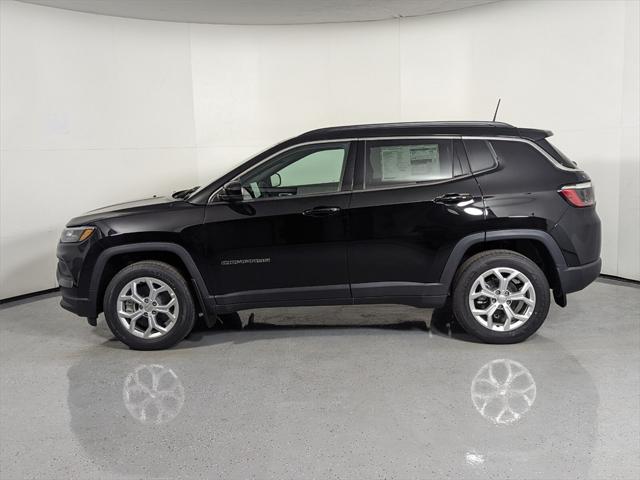 2024 Jeep Compass COMPASS LATITUDE 4X4