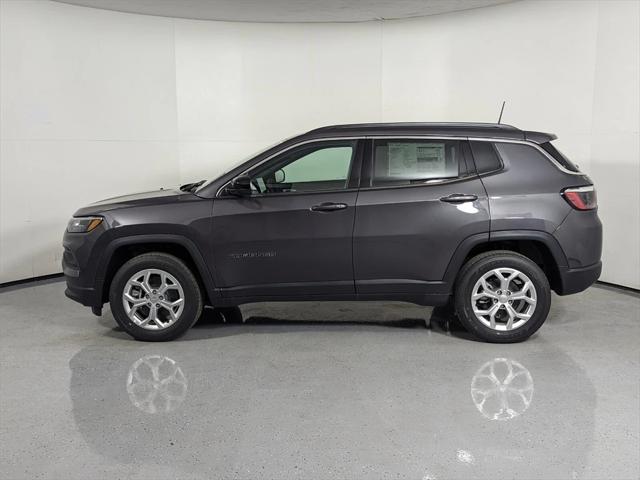 2024 Jeep Compass COMPASS LATITUDE 4X4