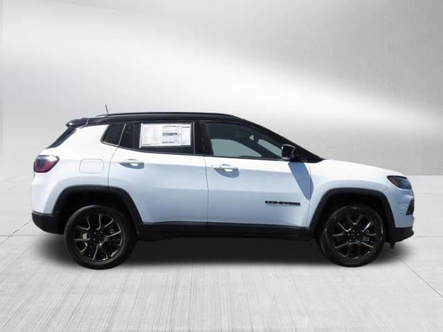 2024 Jeep Compass COMPASS LATITUDE 4X4