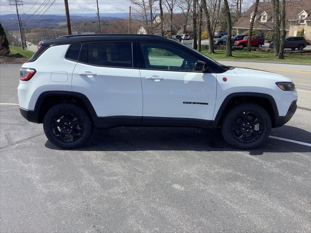 2024 Jeep Compass COMPASS TRAILHAWK 4X4