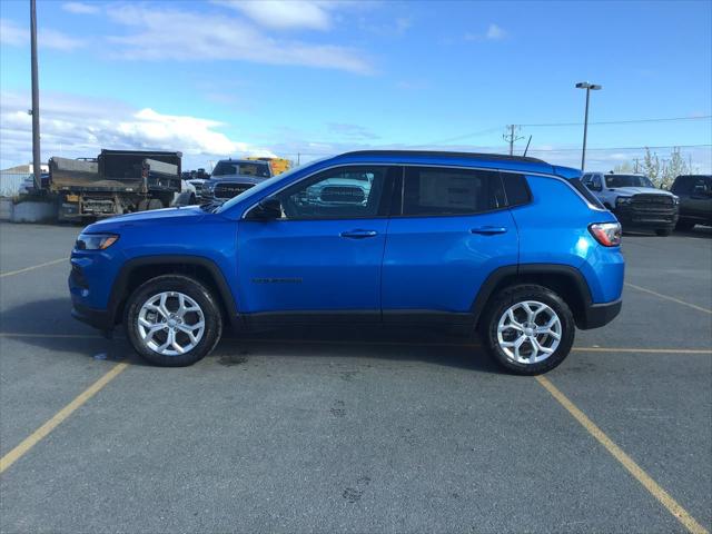 2024 Jeep Compass COMPASS LATITUDE 4X4