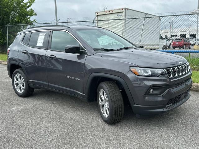 2024 Jeep Compass COMPASS LATITUDE 4X4