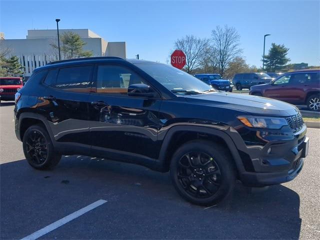 2024 Jeep Compass COMPASS LATITUDE 4X4