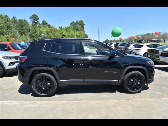 2024 Jeep Compass COMPASS LATITUDE 4X4