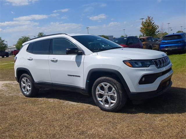 2024 Jeep Compass COMPASS LATITUDE 4X4