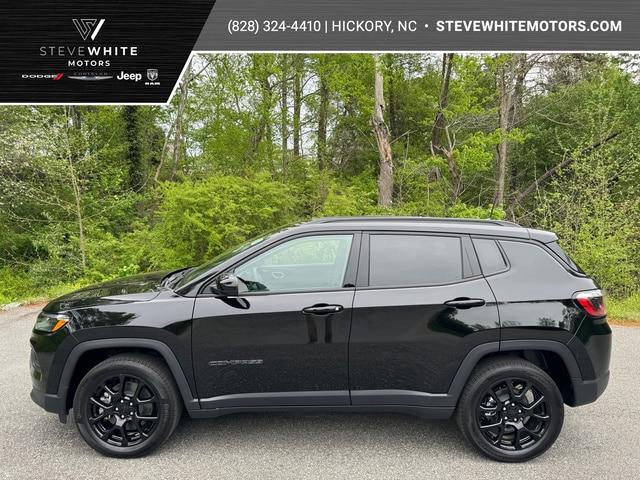 2024 Jeep Compass COMPASS LATITUDE 4X4