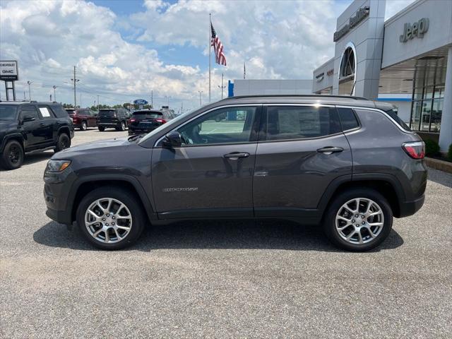 2024 Jeep Compass COMPASS LATITUDE LUX 4X4