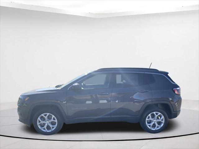 2024 Jeep Compass COMPASS LATITUDE 4X4