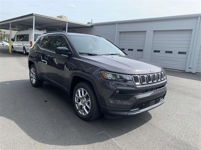 2024 Jeep Compass COMPASS LATITUDE LUX 4X4