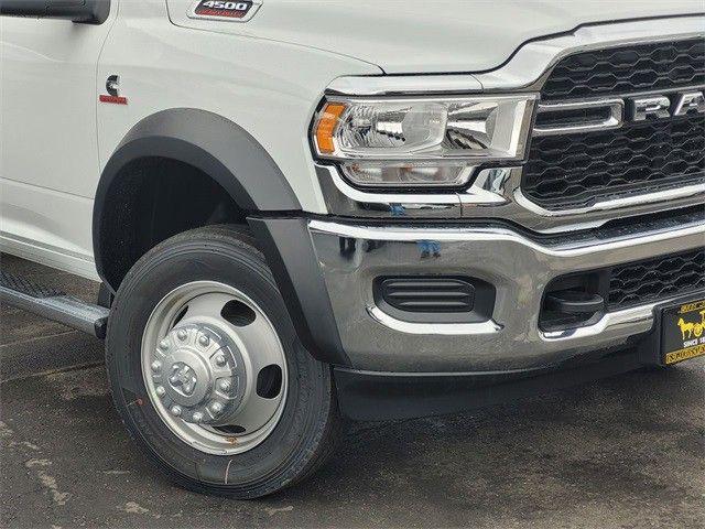 2024 Ram 4500 Chassis Tradesman/SLT