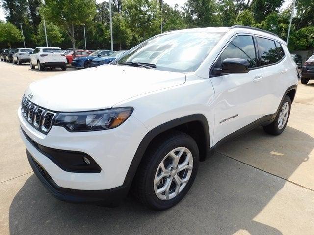 2024 Jeep Compass COMPASS LATITUDE 4X4