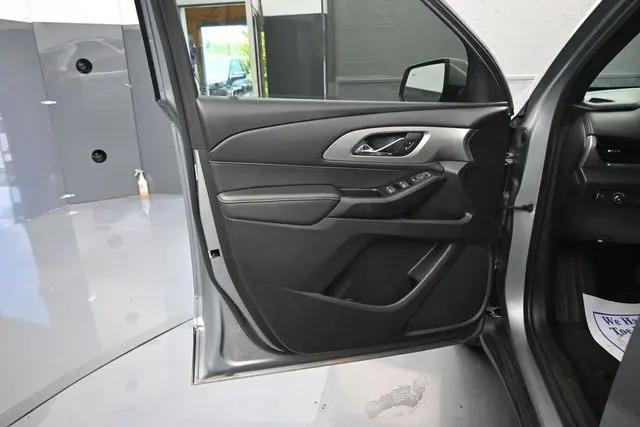 2023 Chevrolet Traverse FWD LT Cloth