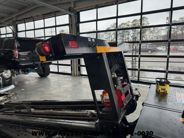 2018 Aston Martin CT Robot Car Loading Device