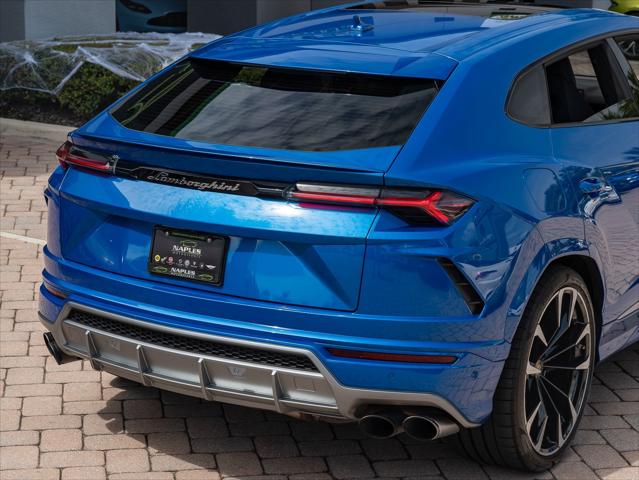 2020 Lamborghini Urus photo 4