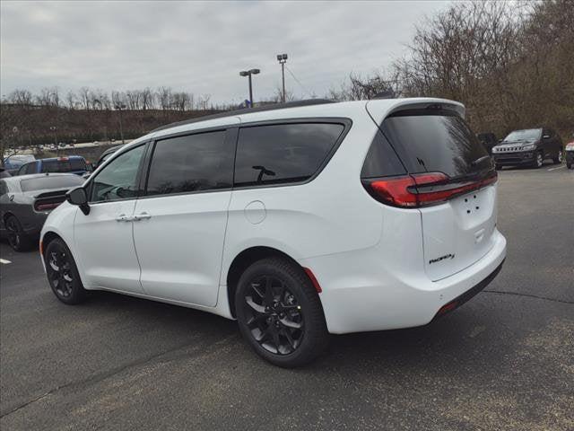 2024 Chrysler Pacifica PACIFICA TOURING L AWD