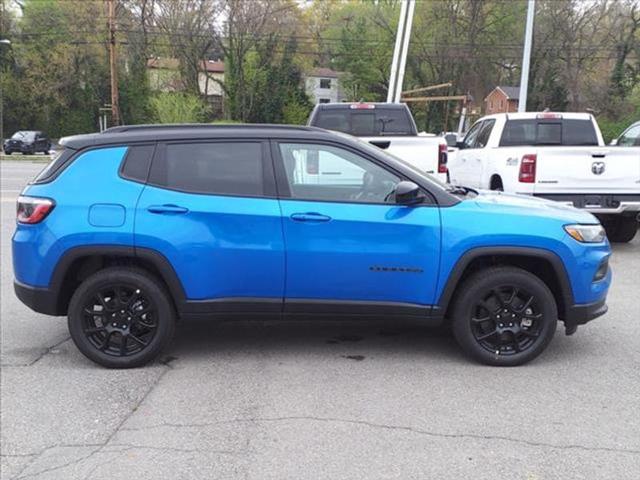 2024 Jeep Compass COMPASS LATITUDE 4X4