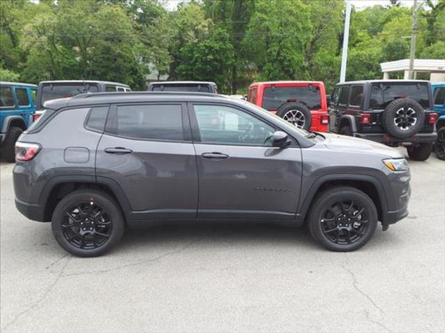 2024 Jeep Compass COMPASS LATITUDE 4X4