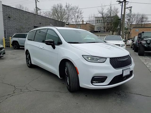 2024 Chrysler Pacifica PACIFICA TOURING L