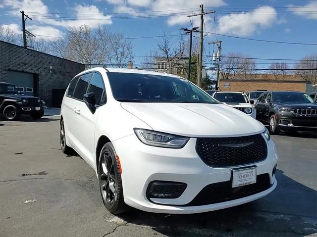 2024 Chrysler Pacifica PACIFICA TOURING L