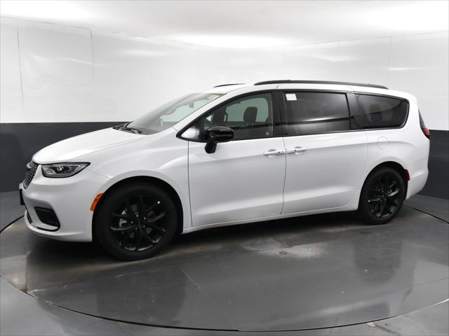 2024 Chrysler Pacifica PACIFICA TOURING L