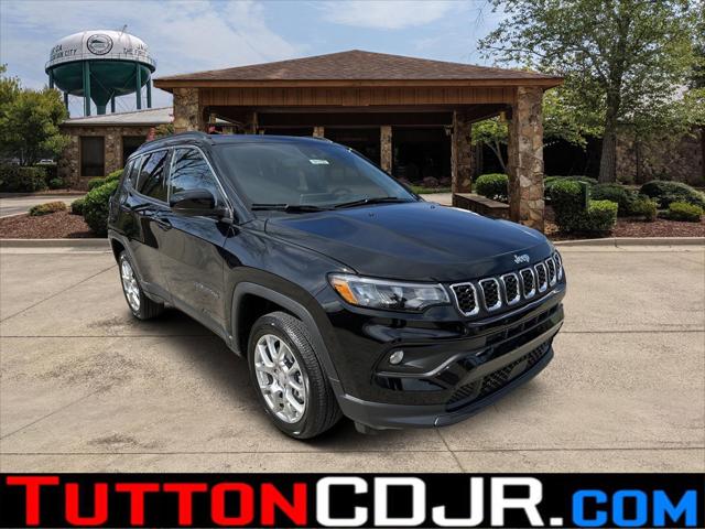 2024 Jeep Compass COMPASS LATITUDE LUX 4X4