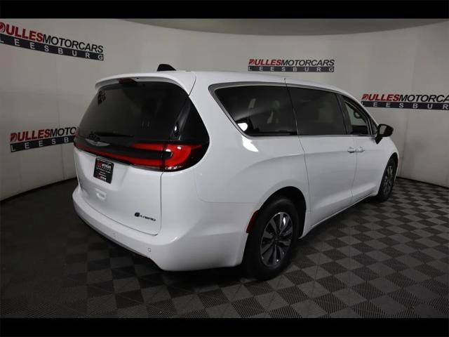 2024 Chrysler Pacifica Hybrid PACIFICA PLUG-IN HYBRID SELECT