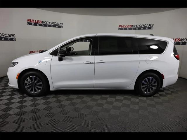 2024 Chrysler Pacifica Hybrid PACIFICA PLUG-IN HYBRID SELECT