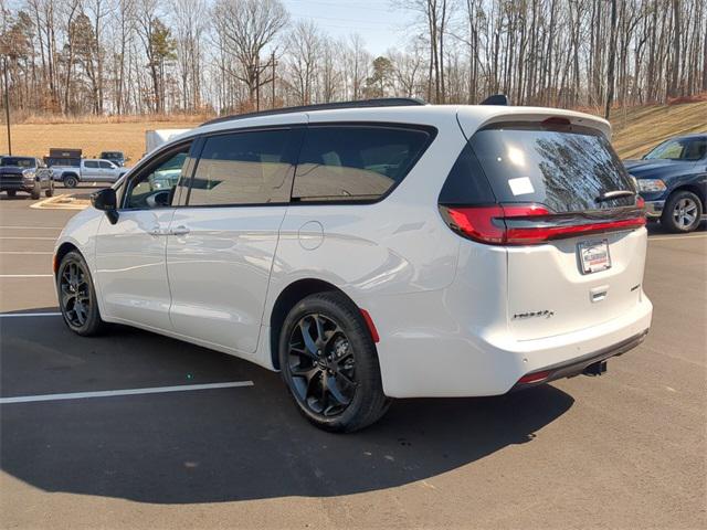 2024 Chrysler Pacifica PACIFICA LIMITED
