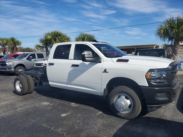 2023 RAM Ram 3500 Chassis Cab RAM 3500 TRADESMAN CREW CAB CHASSIS 4X2 60 CA