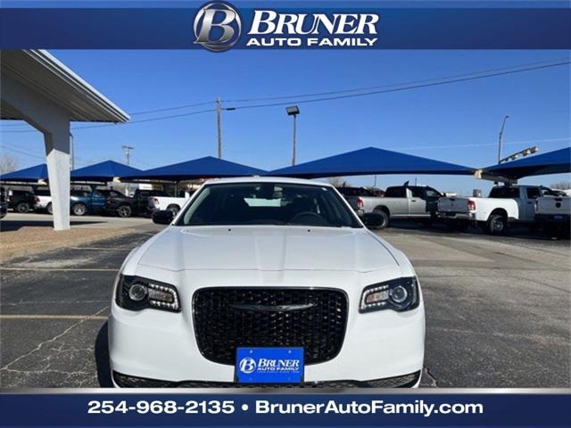 2022 Chrysler 300 Touring 2022 Chrysler 300 Touring