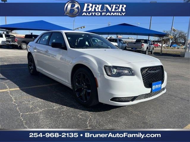 2022 Chrysler 300 Touring 2022 Chrysler 300 Touring