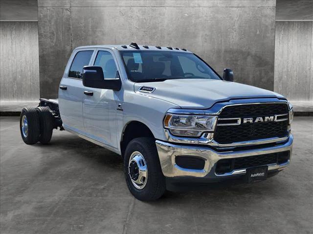 2024 RAM Ram 3500 Chassis Cab RAM 3500 TRADESMAN CREW CAB CHASSIS 4X4 60 CA