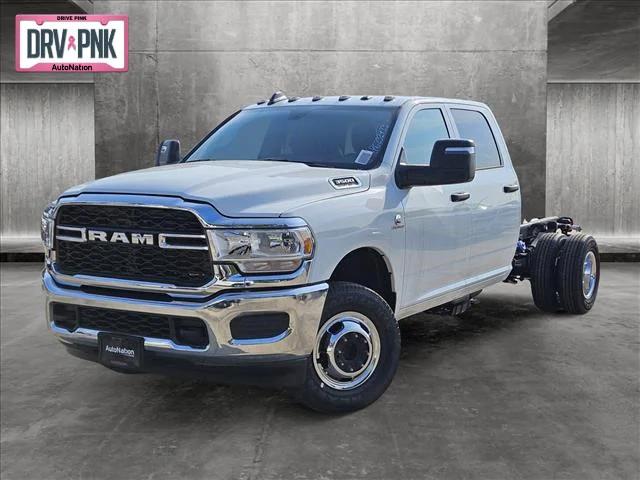 2024 RAM Ram 3500 Chassis Cab RAM 3500 TRADESMAN CREW CAB CHASSIS 4X4 60 CA