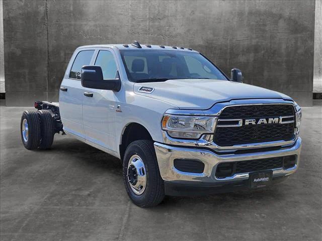 2024 RAM Ram 3500 Chassis Cab RAM 3500 TRADESMAN CREW CAB CHASSIS 4X4 60 CA